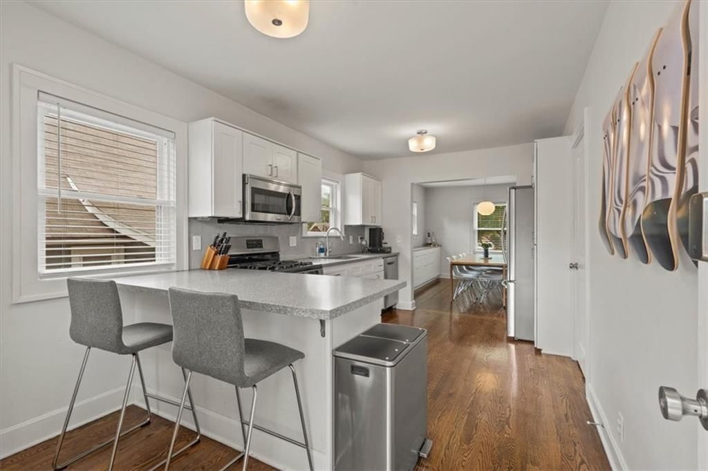 331 E 69th Terrace — photo 10