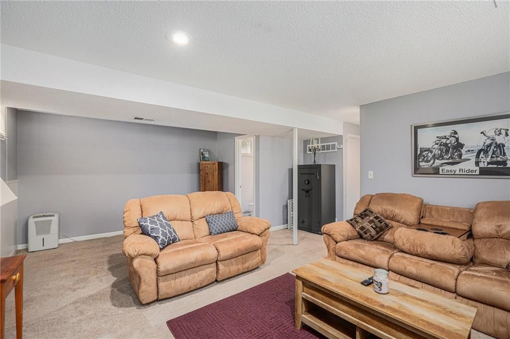 520 NW BEAU Circle — photo 23