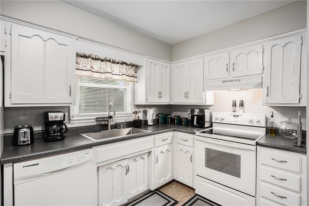 520 NW BEAU Circle — photo 10