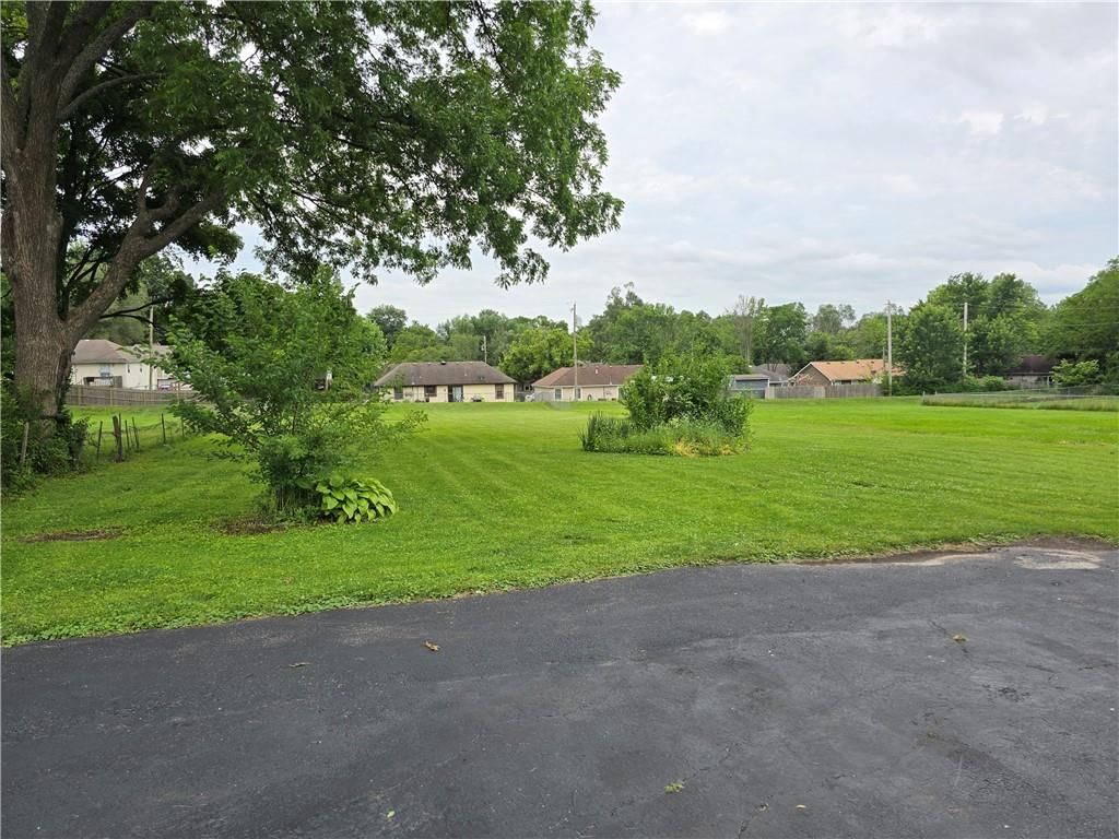 202 E South Avenue — photo 3