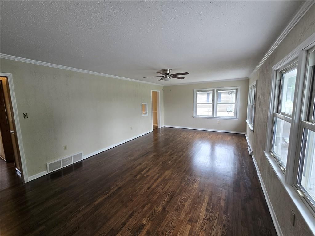 202 E South Avenue — photo 8