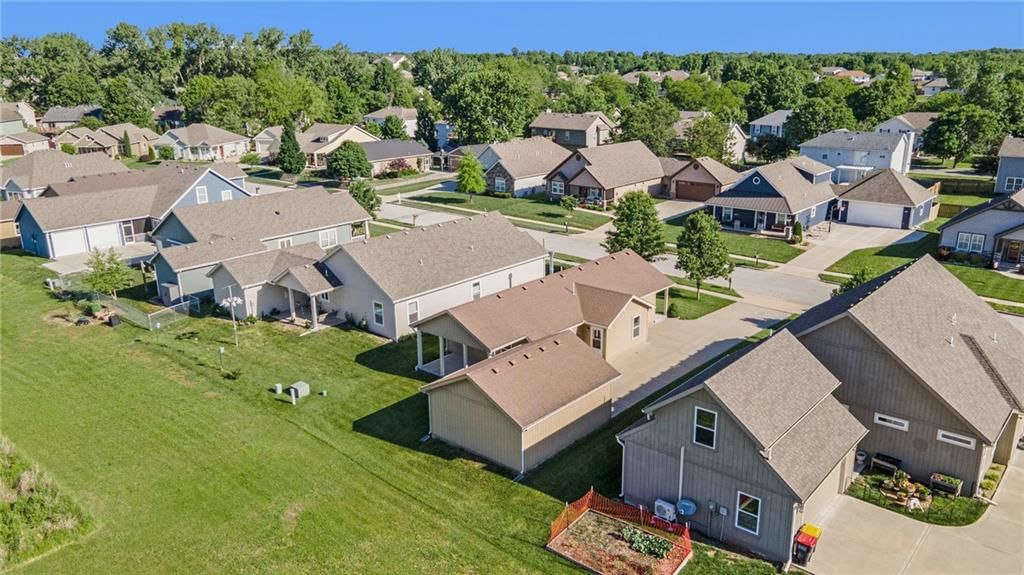 415 Evening Star Drive — photo 23