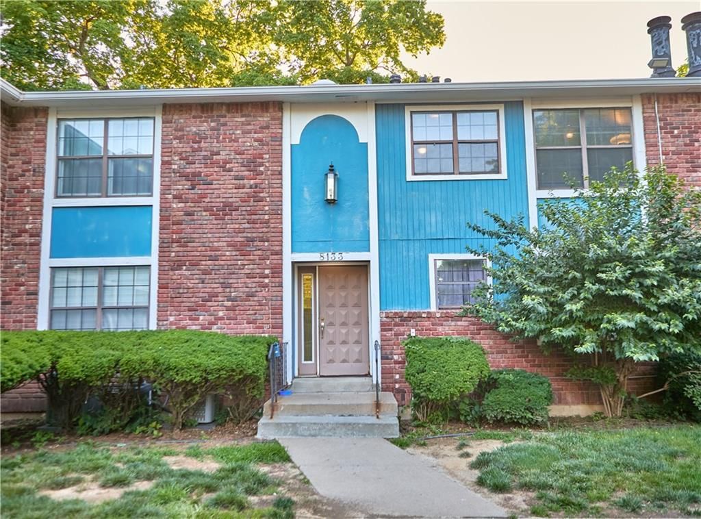 8133 Holmes Road, Kansas City, MO