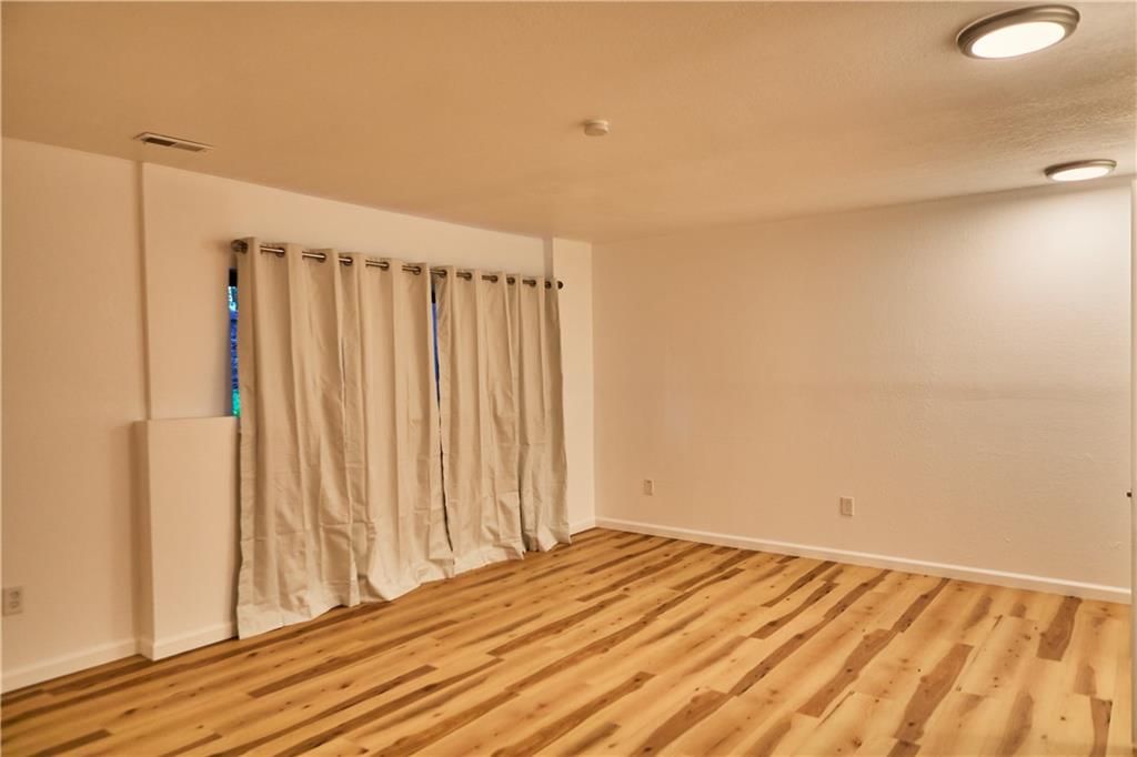 8133 Holmes Road — photo 10
