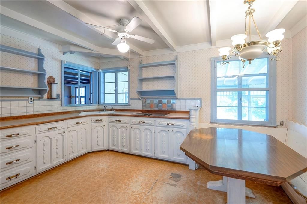 8636 Walmer Street — photo 12