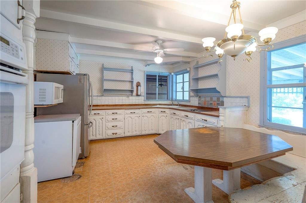 8636 Walmer Street — photo 13
