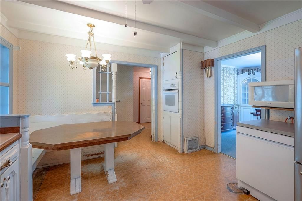 8636 Walmer Street — photo 15