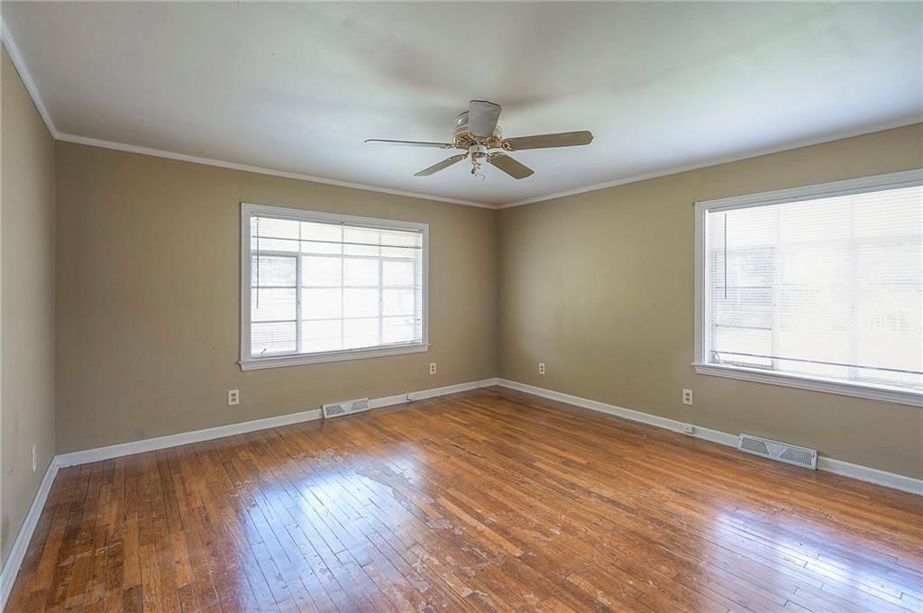 8636 Walmer Street — photo 18