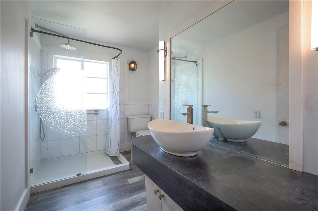 8636 Walmer Street — photo 19