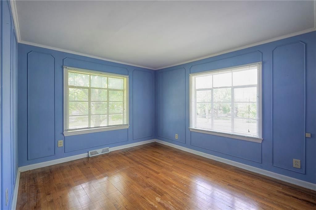 8636 Walmer Street — photo 21