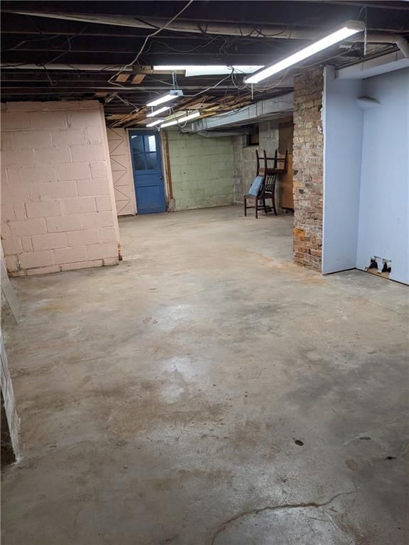8636 Walmer Street — photo 28