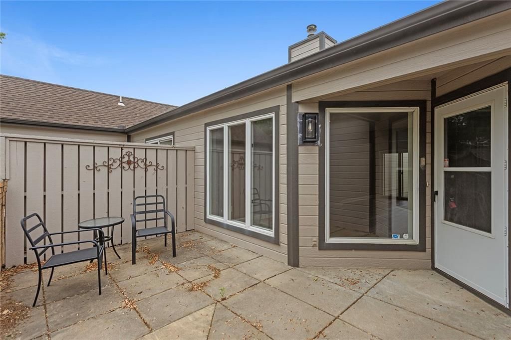 6610 N Revere Drive — photo 3