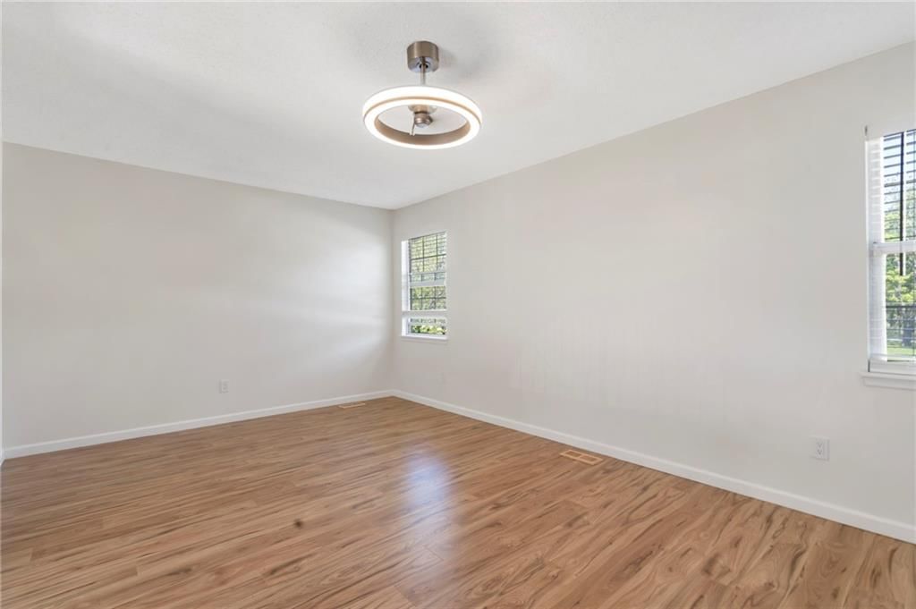 1828 NE Burgandy Circle — photo 17
