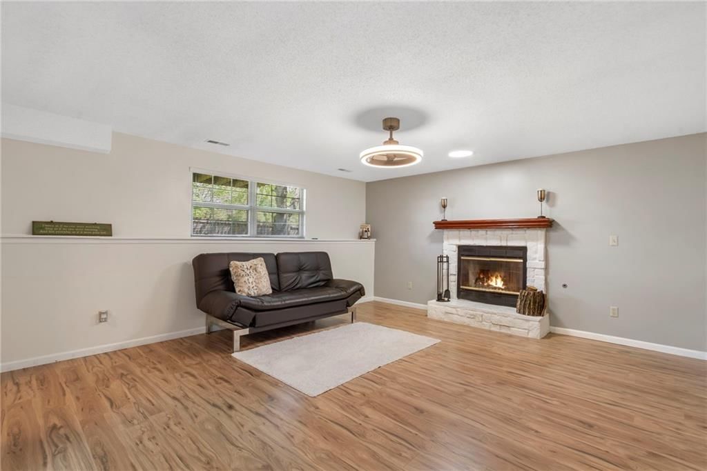 1828 NE Burgandy Circle — photo 19