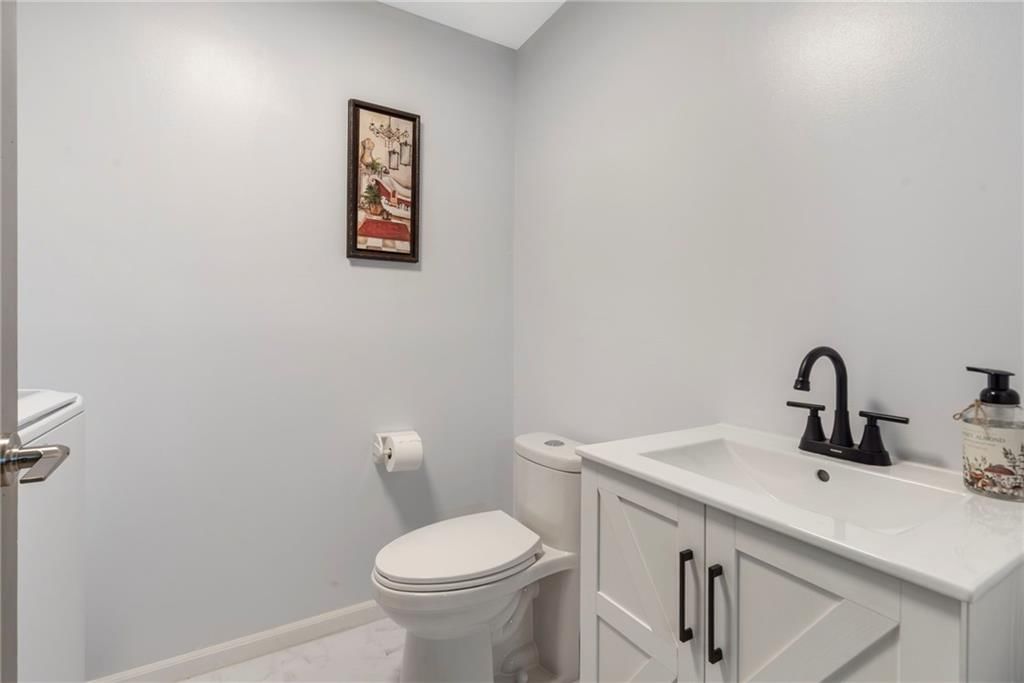1828 NE Burgandy Circle — photo 21