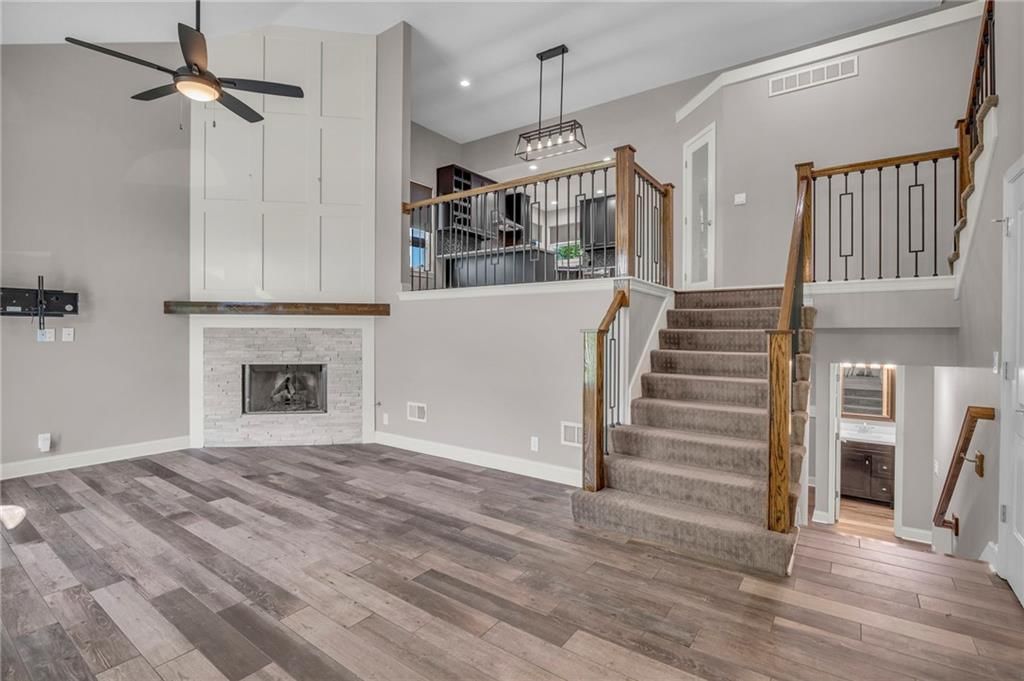 5154 Lakecrest Drive — photo 2