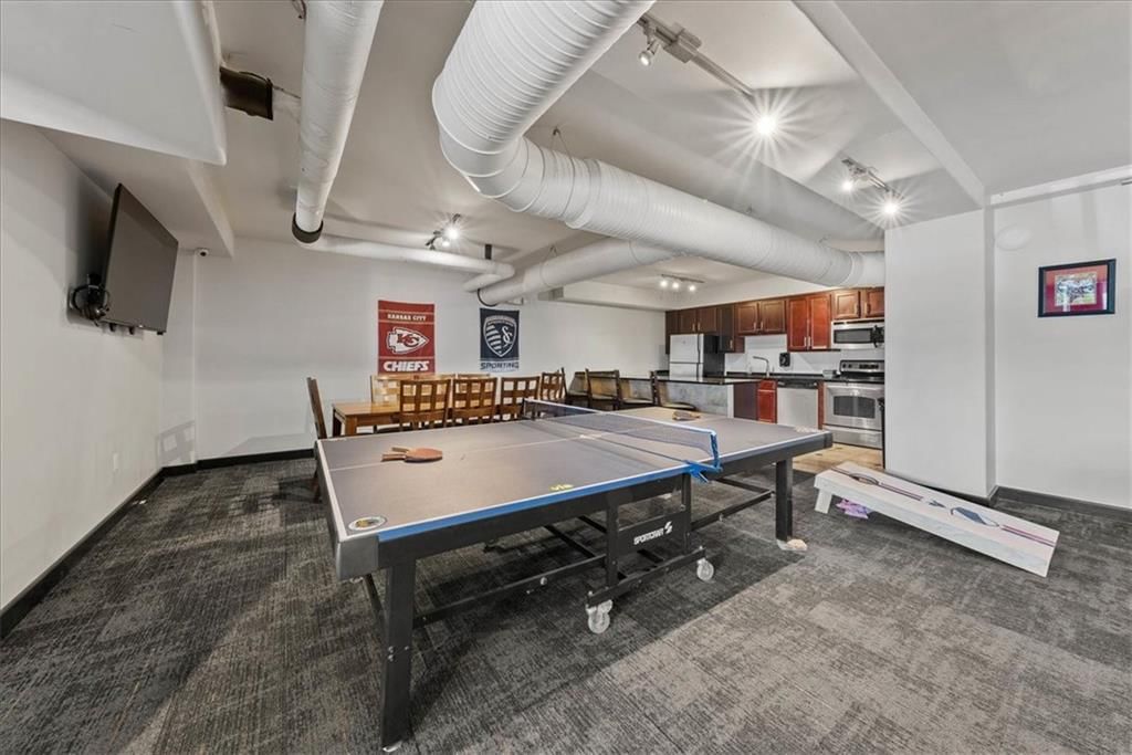 700 E 8th Street — photo 25