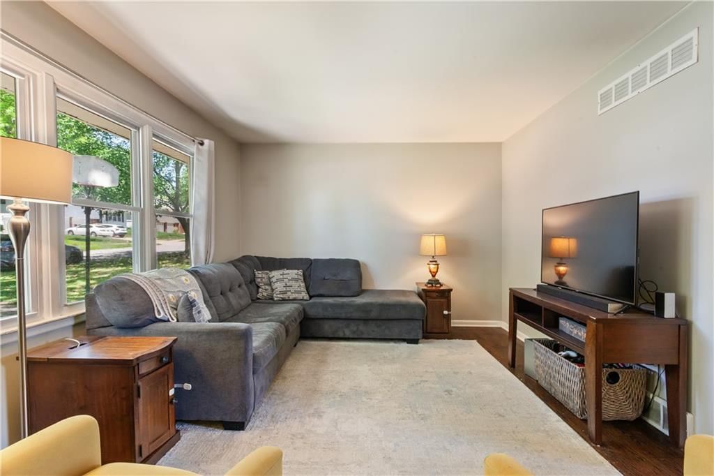 4213 S Delaware Avenue — photo 10