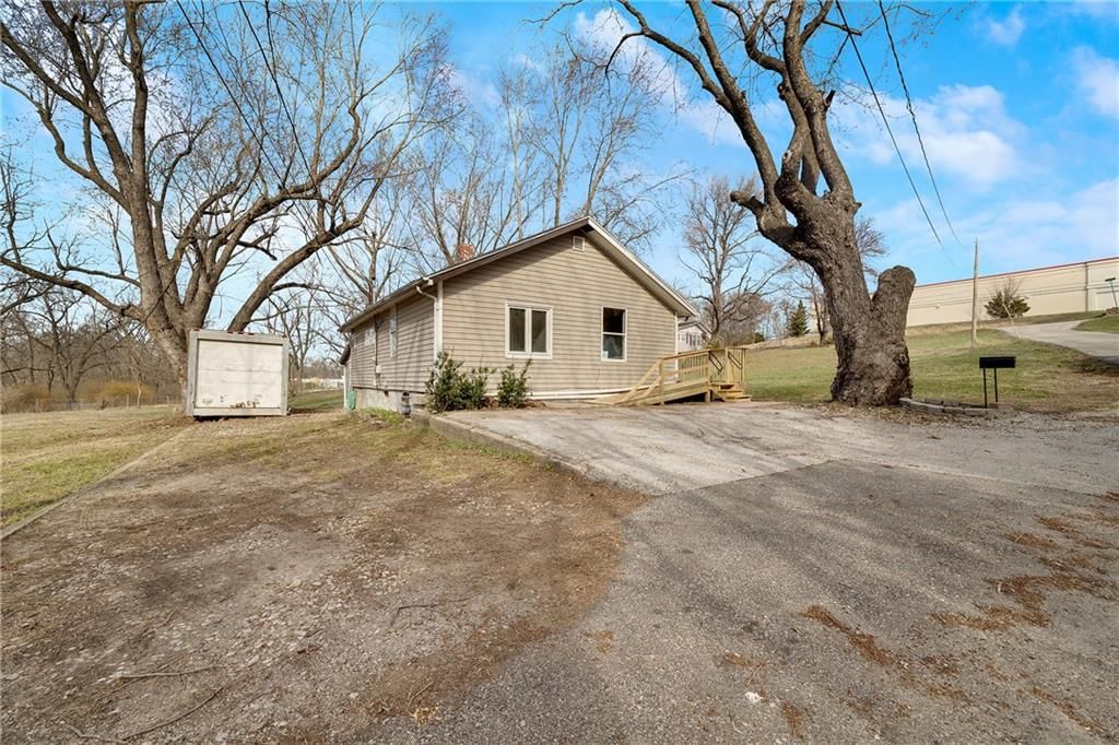 612 S Harris Avenue — photo 3