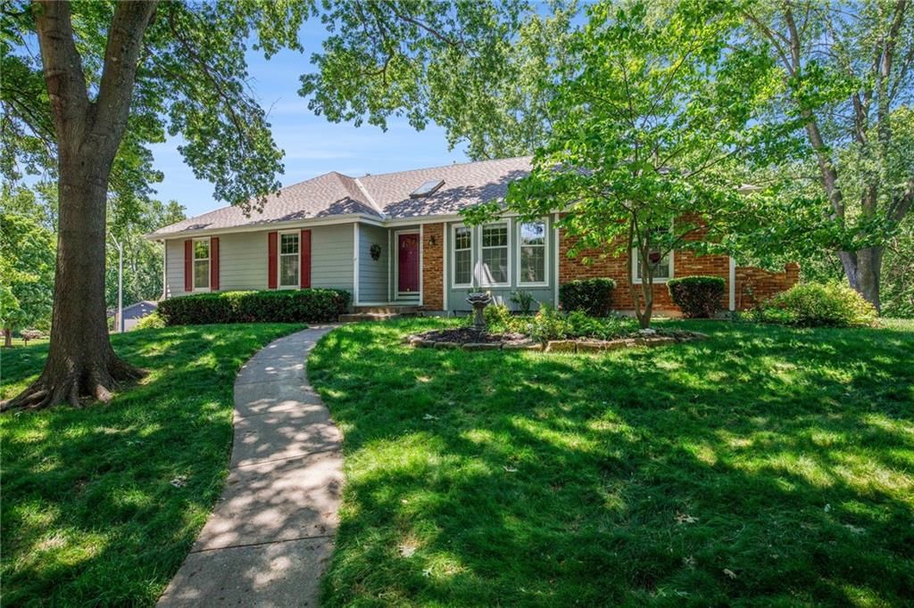 6116 N Amoret Avenue — photo 2