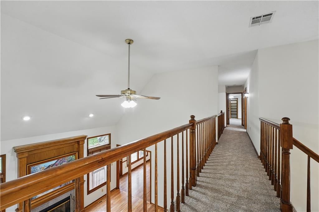 809 NE Jamestown Court — photo 17