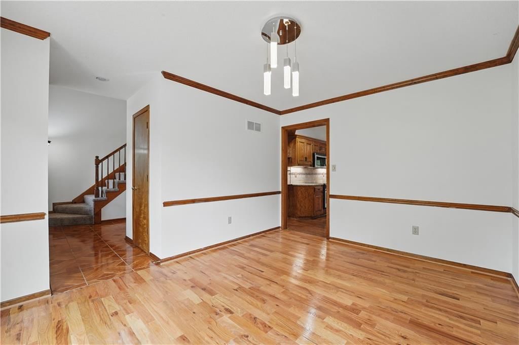 809 NE Jamestown Court — photo 5