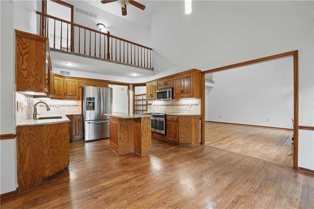 809 NE Jamestown Court — photo 7