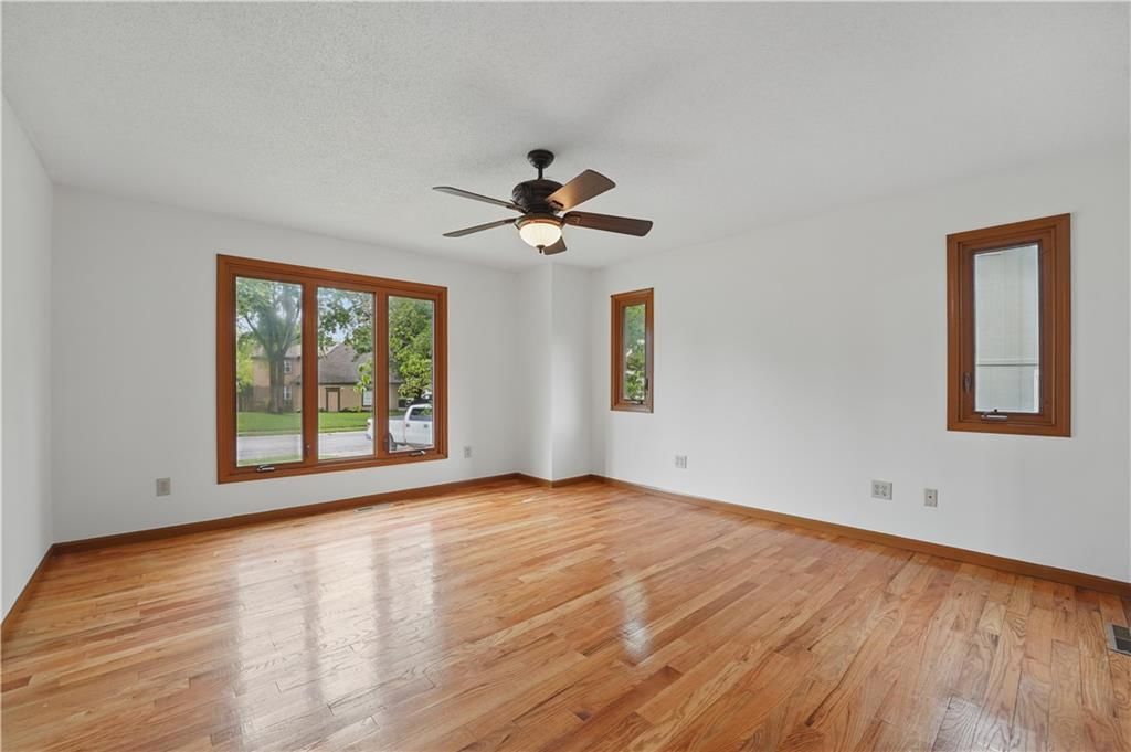 809 NE Jamestown Court — photo 10