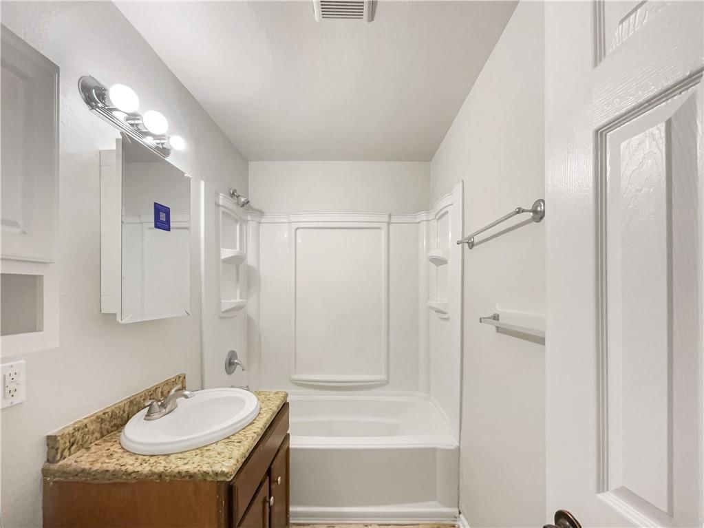 17 Main Court — photo 7