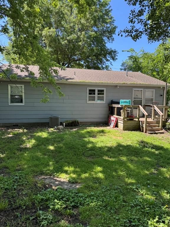 210 W Walnut Street — photo 10