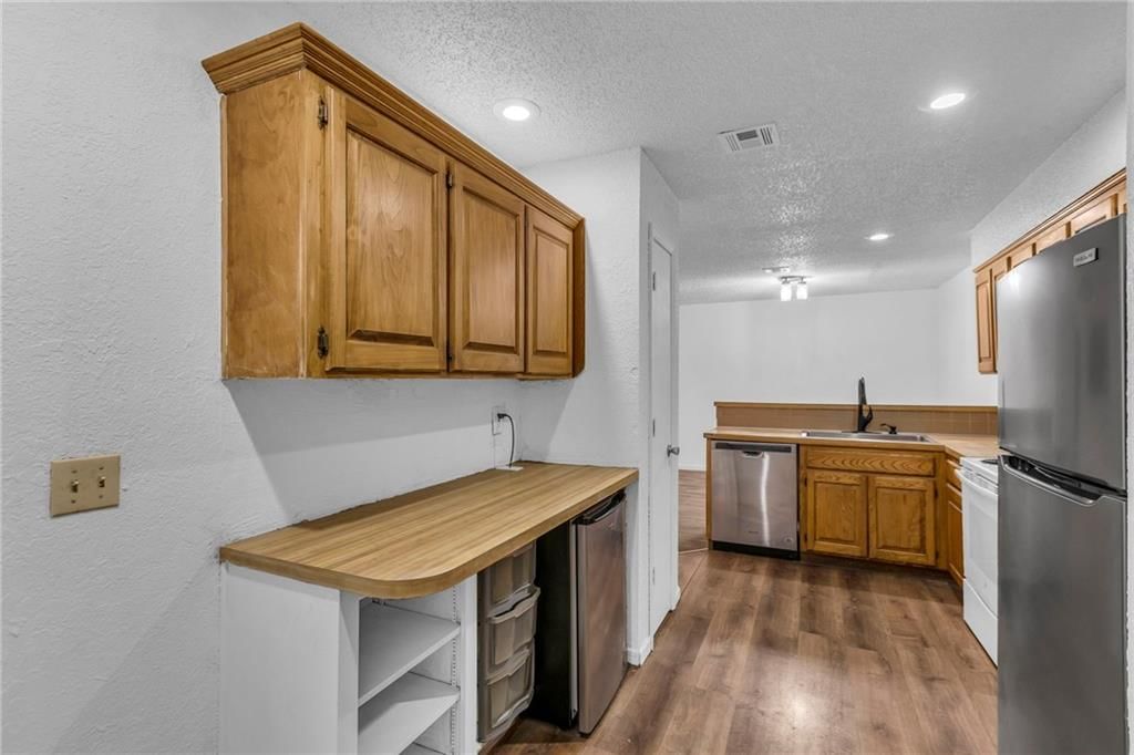 1528 E 123rd Street — photo 14