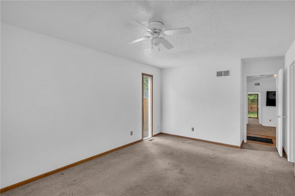 1528 E 123rd Street — photo 16