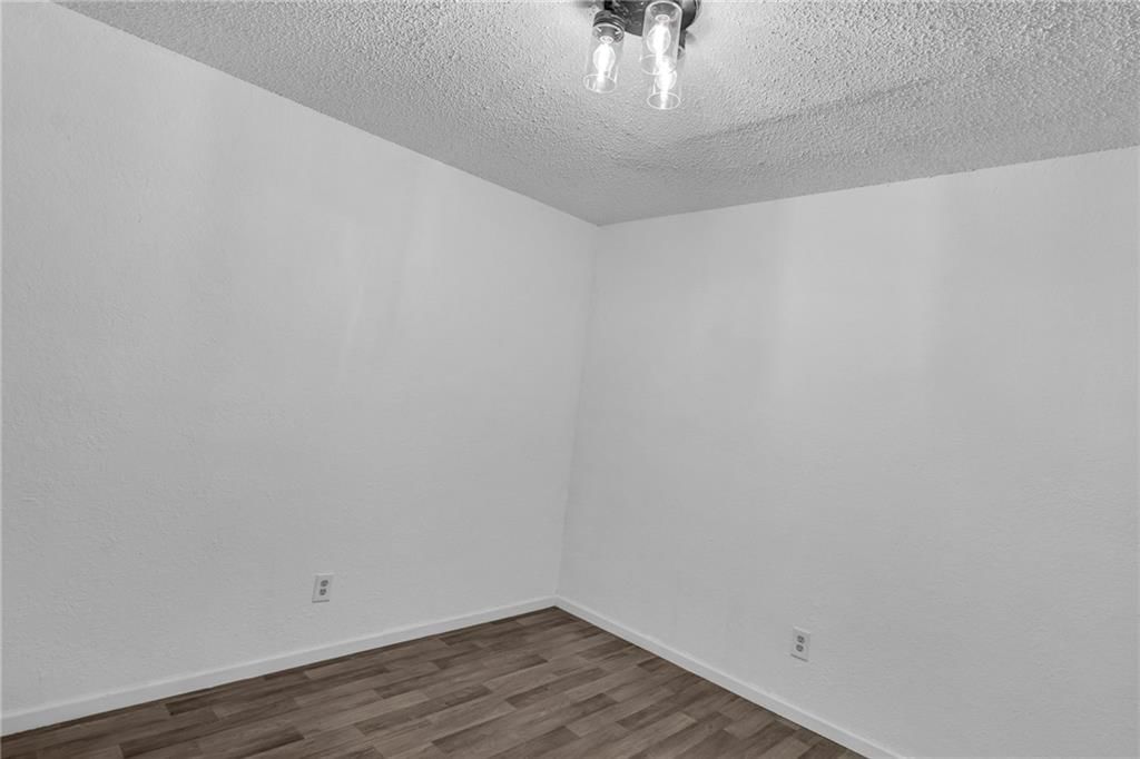 1528 E 123rd Street — photo 21