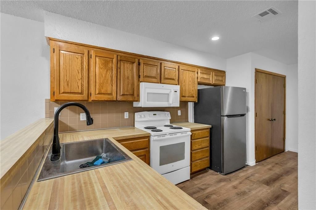 1528 E 123rd Street — photo 10