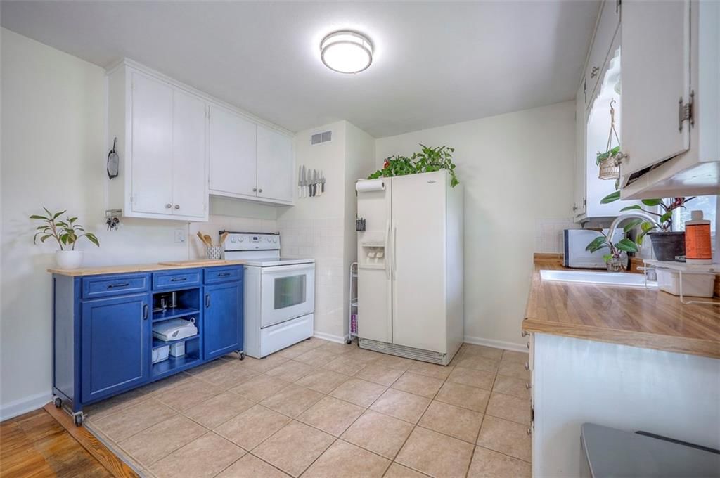 5815 W 70th Street — photo 11