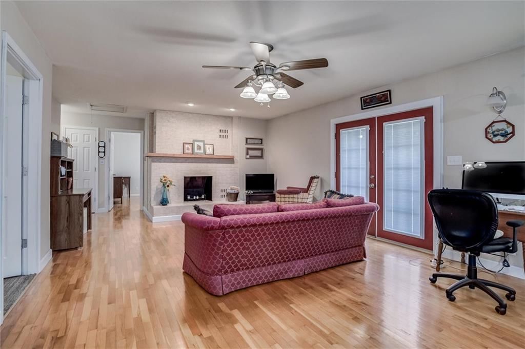 1501 Osage Street — photo 6
