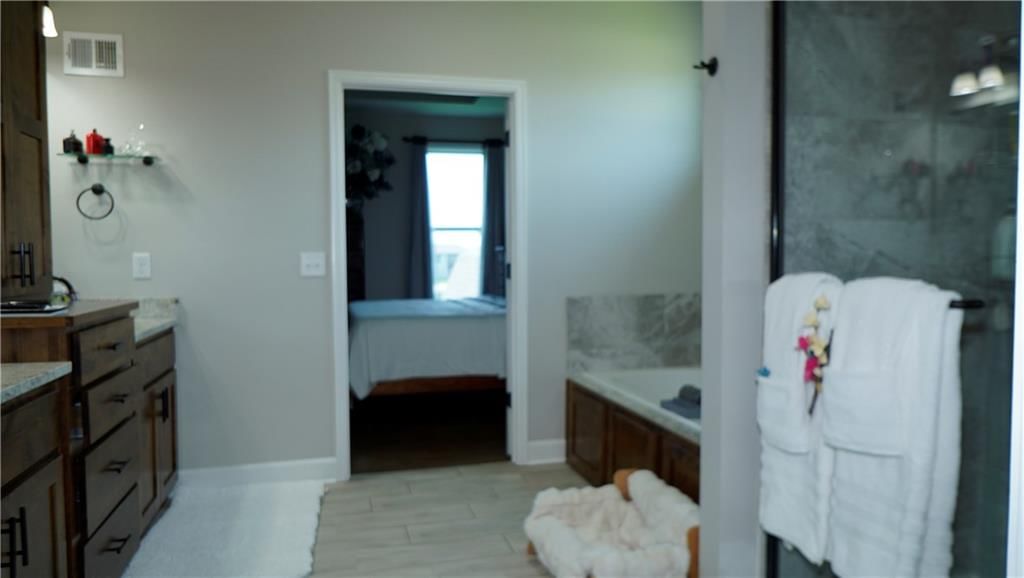 6418 N 141st Street — photo 13