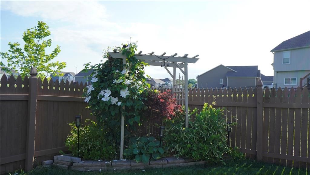 6418 N 141st Street — photo 36