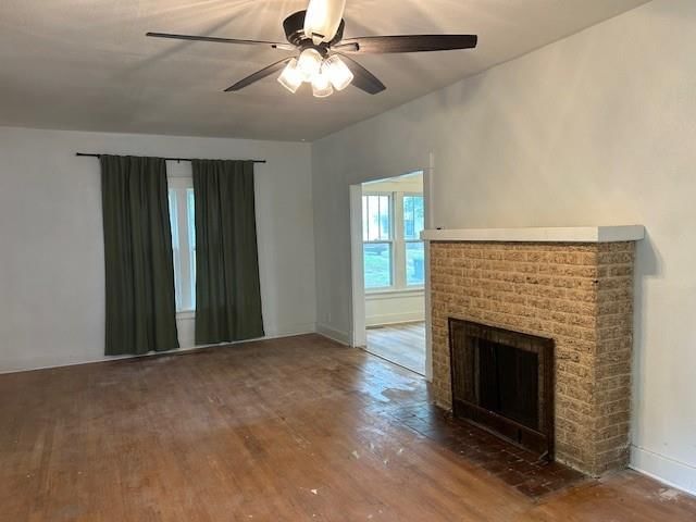 2823 Clark Avenue — photo 3