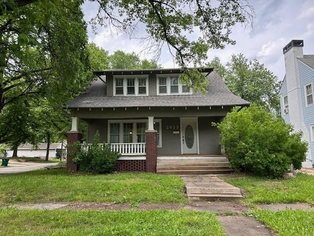 2823 Clark Avenue — photo 31