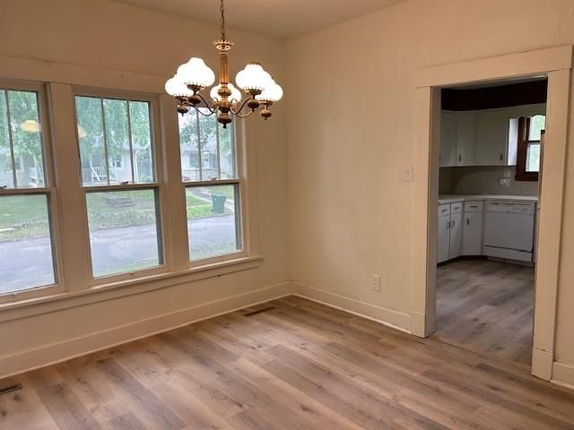 2823 Clark Avenue — photo 6