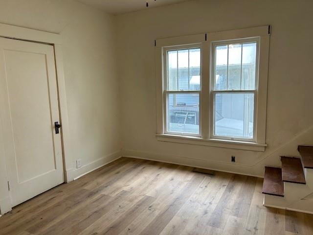 2823 Clark Avenue — photo 7