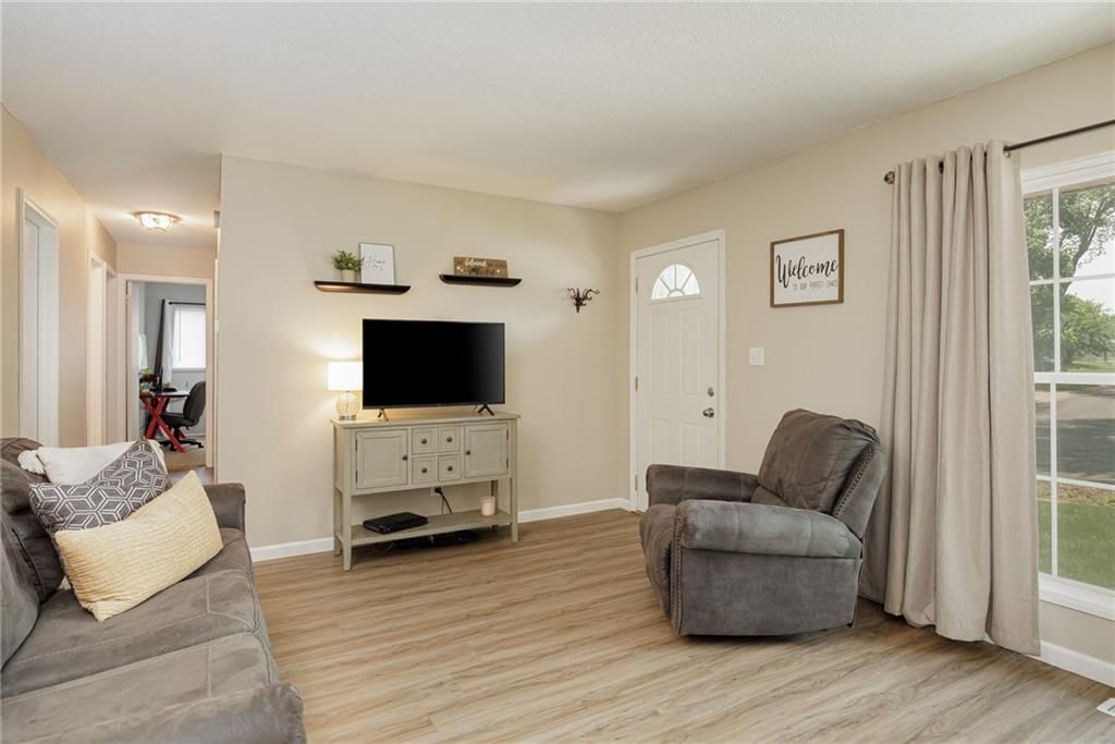 5323 University Avenue — photo 4
