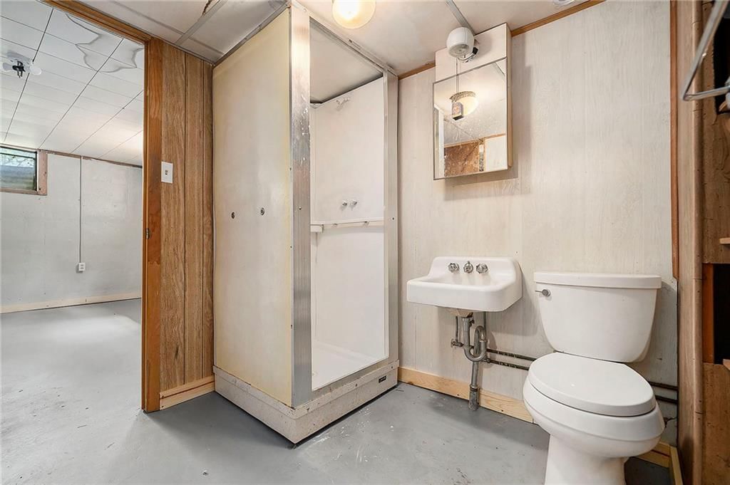 501 Maple Avenue — photo 17