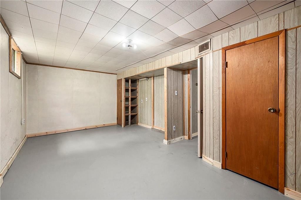 501 Maple Avenue — photo 18