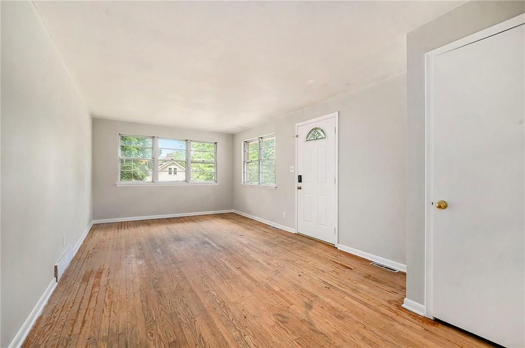 501 Maple Avenue — photo 4