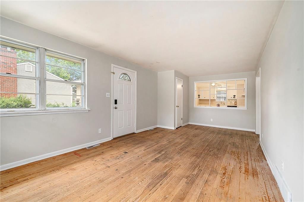 501 Maple Avenue — photo 5