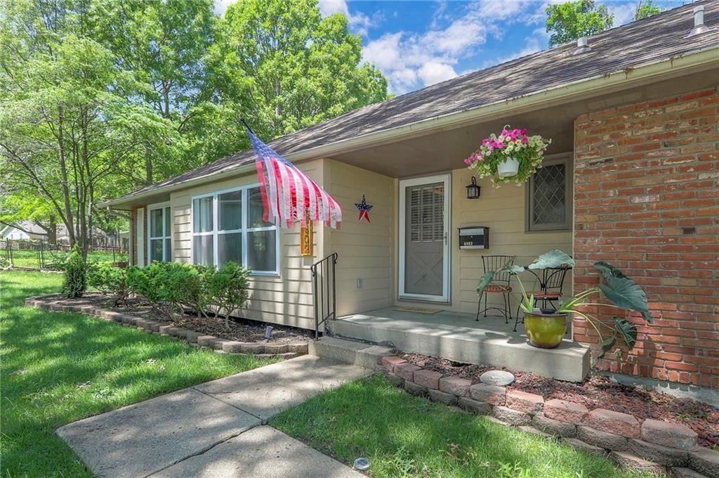 6902 NW BIRCH Court — photo 2