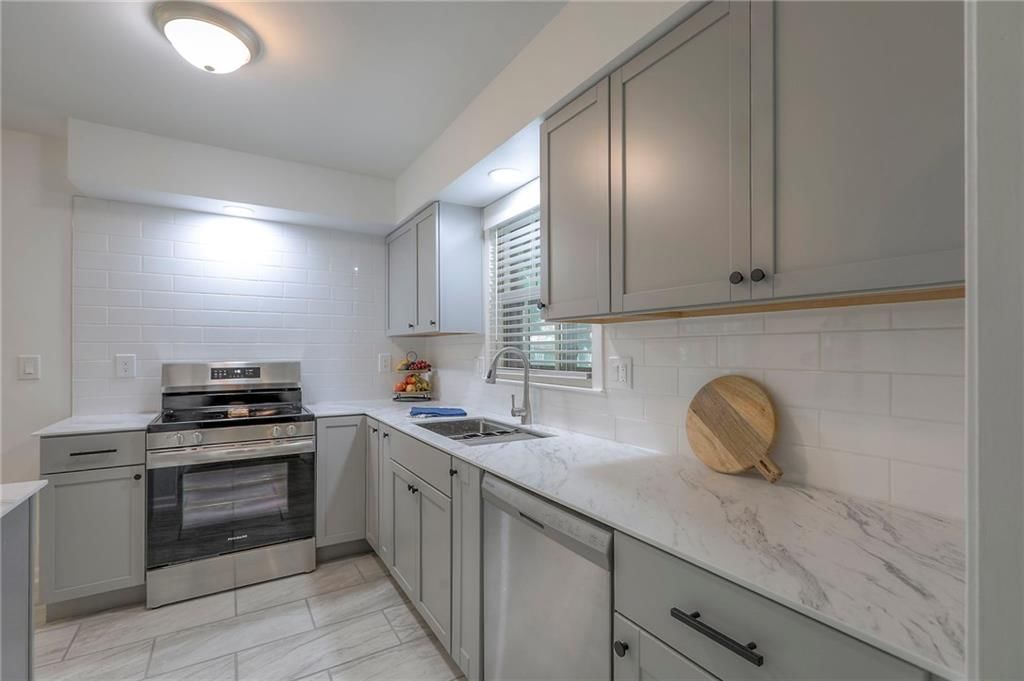 6902 NW BIRCH Court — photo 12