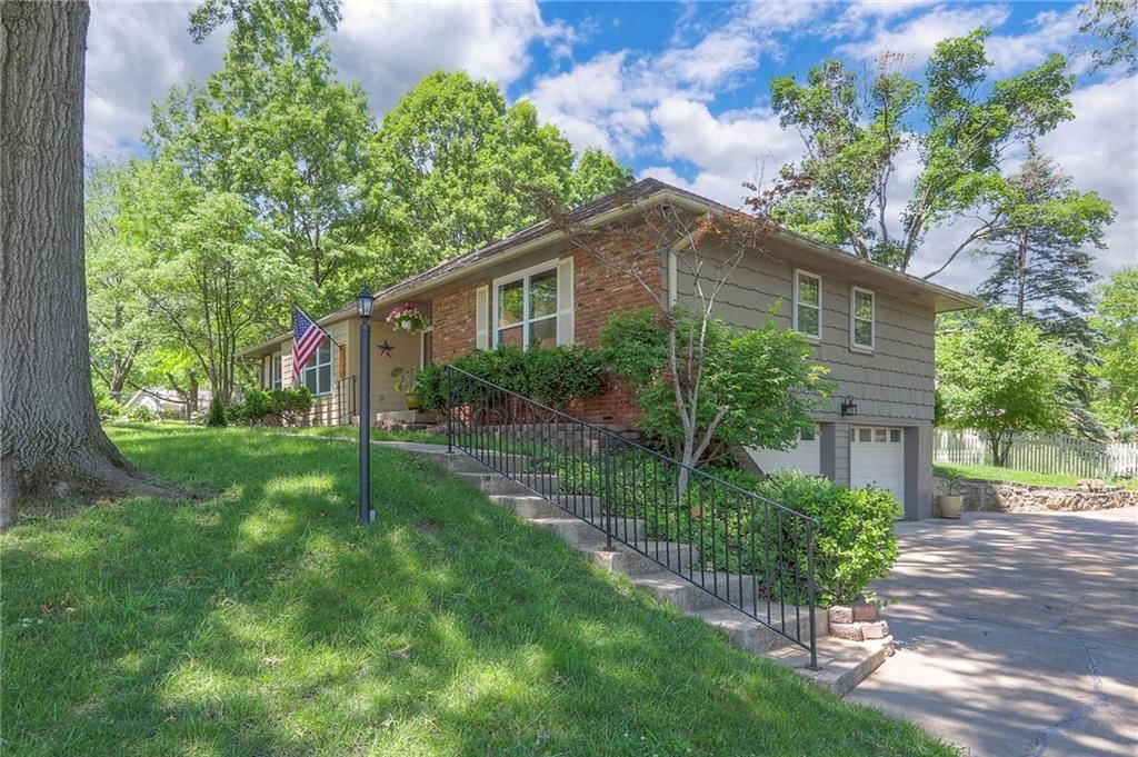 6902 NW BIRCH Court — photo 3